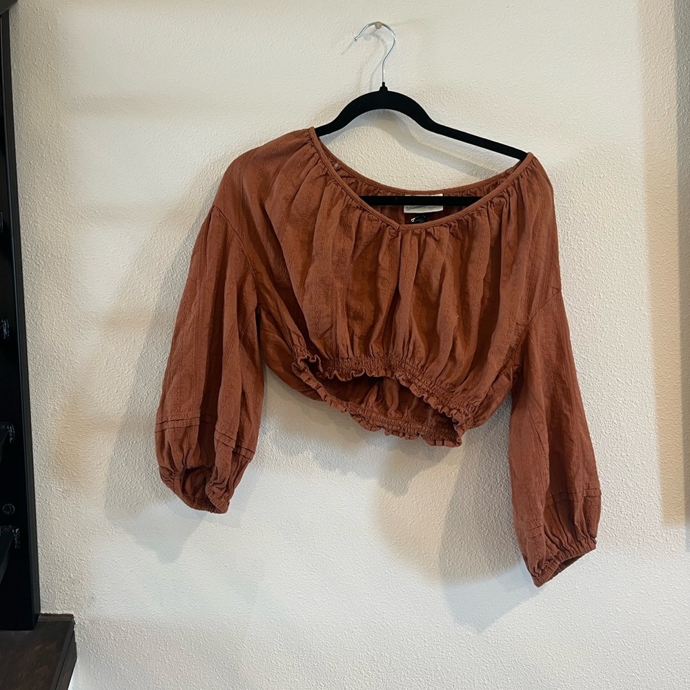 Puff sleeve cropped rust colored shirt by Universal Thread size small